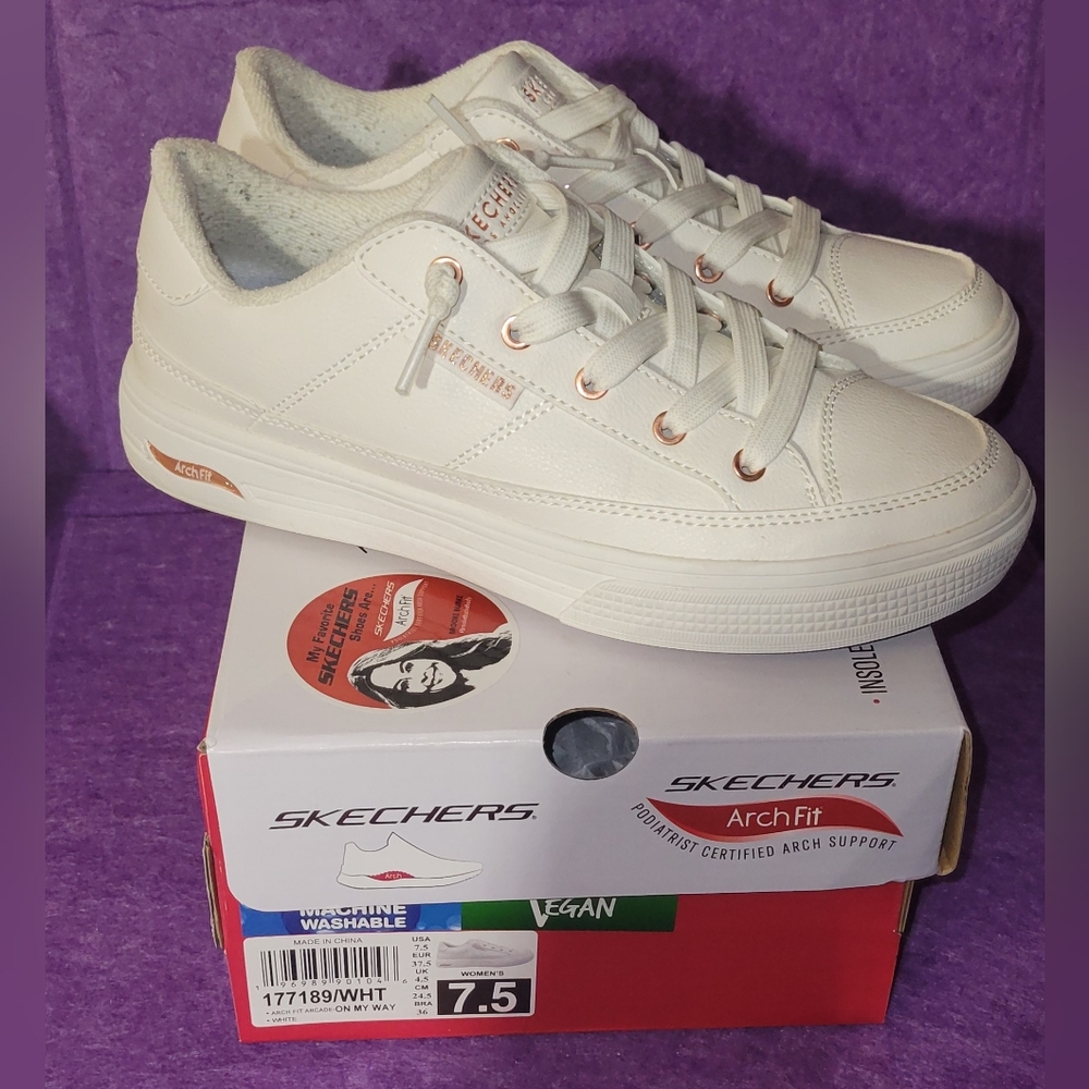Women's Arch Fit Arcade - On My WayLeather Sneakers Sz 7.5
